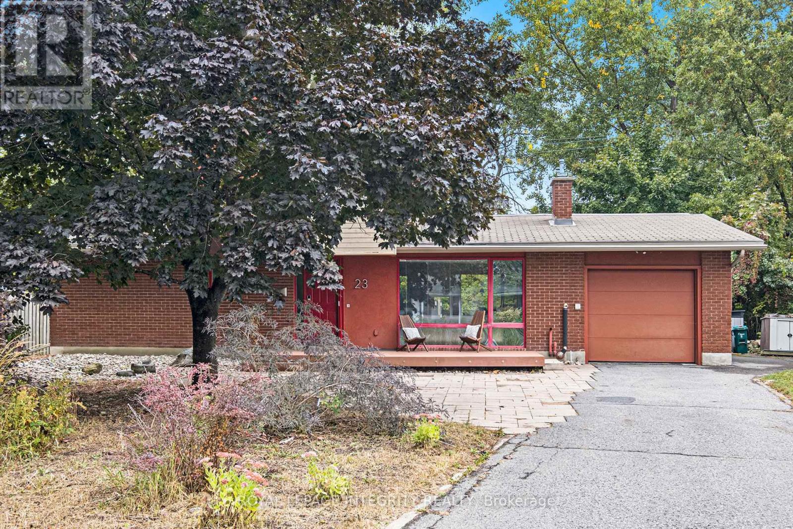 23 Still Water Drive, Ottawa, Ontario  K2H 5J9 - Photo 2 - X12424490