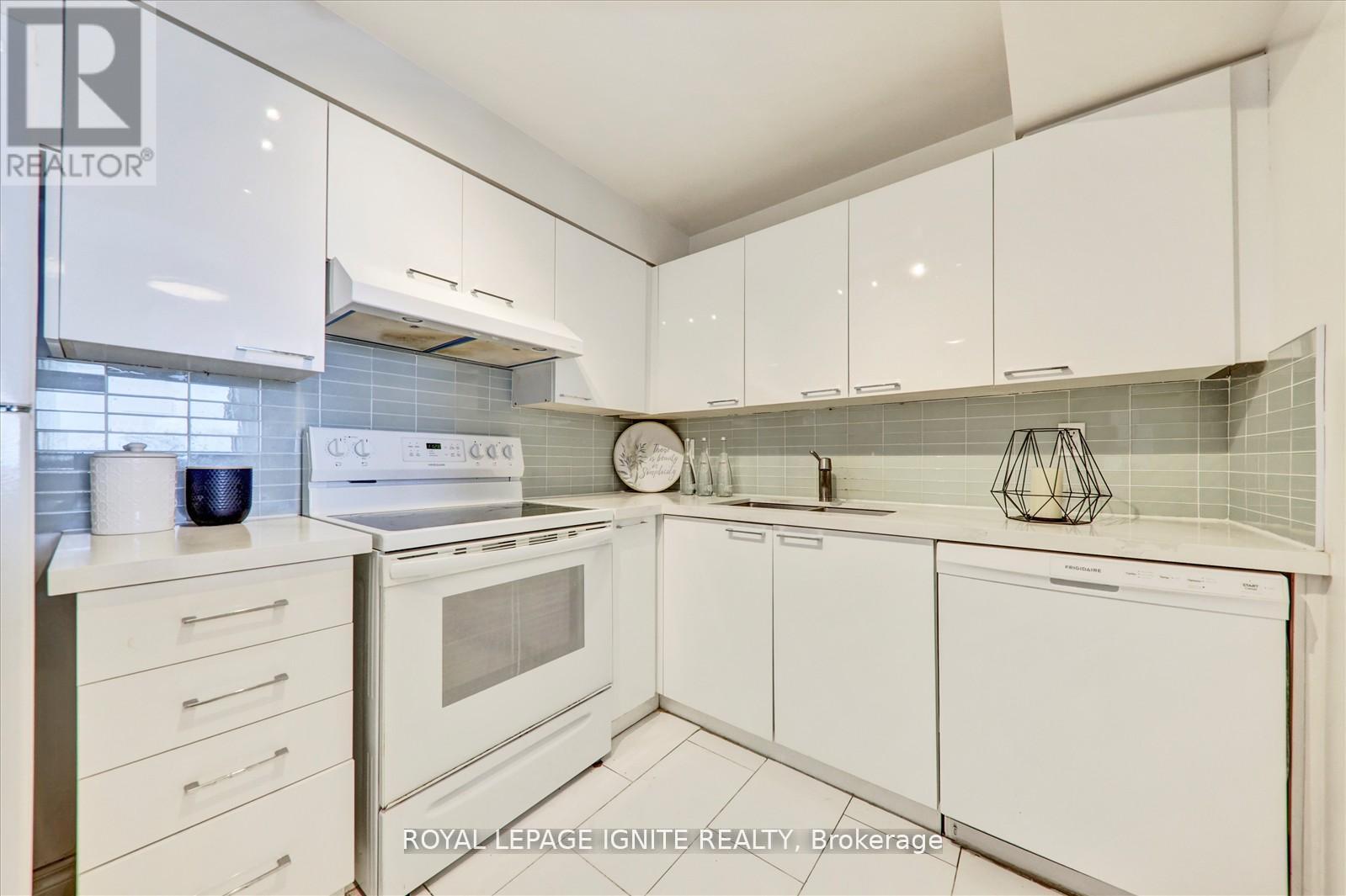 Ph 14 - 330 Mccowan Road, Toronto, Ontario  M1J 3N3 - Photo 10 - E12424335