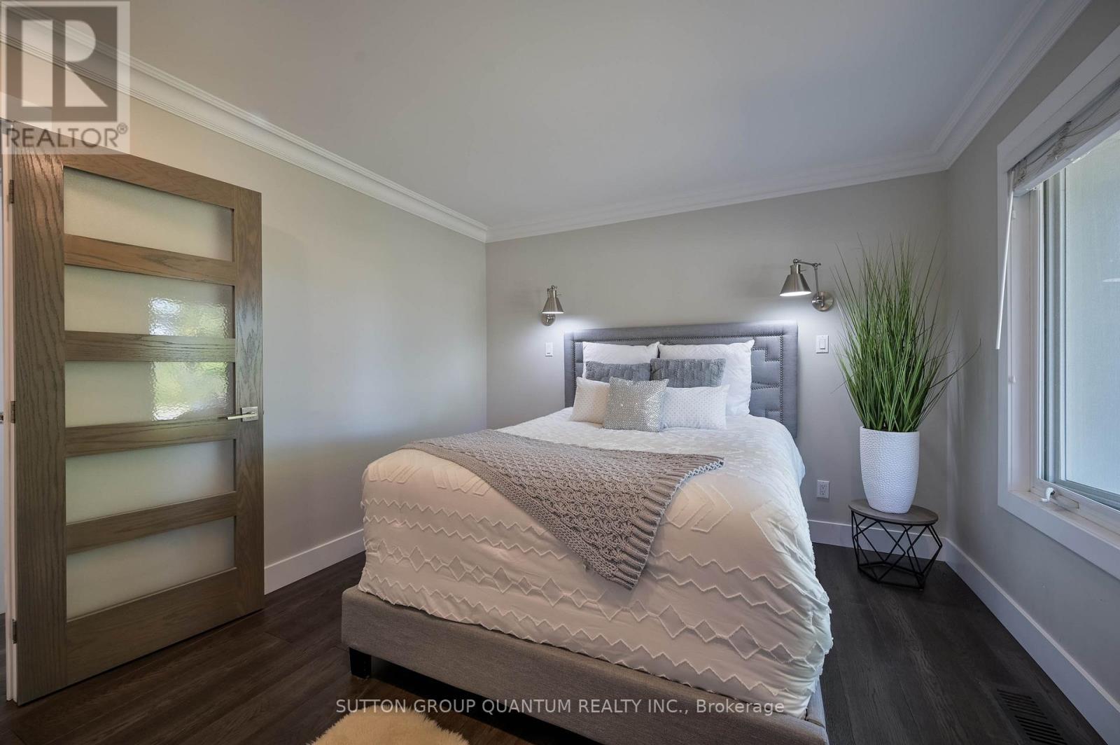 390 Wendall Place, Oakville, Ontario  L6K 2M1 - Photo 19 - W12417447