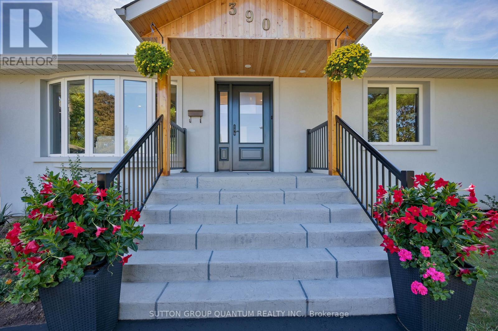 390 Wendall Place, Oakville, Ontario  L6K 2M1 - Photo 3 - W12417447