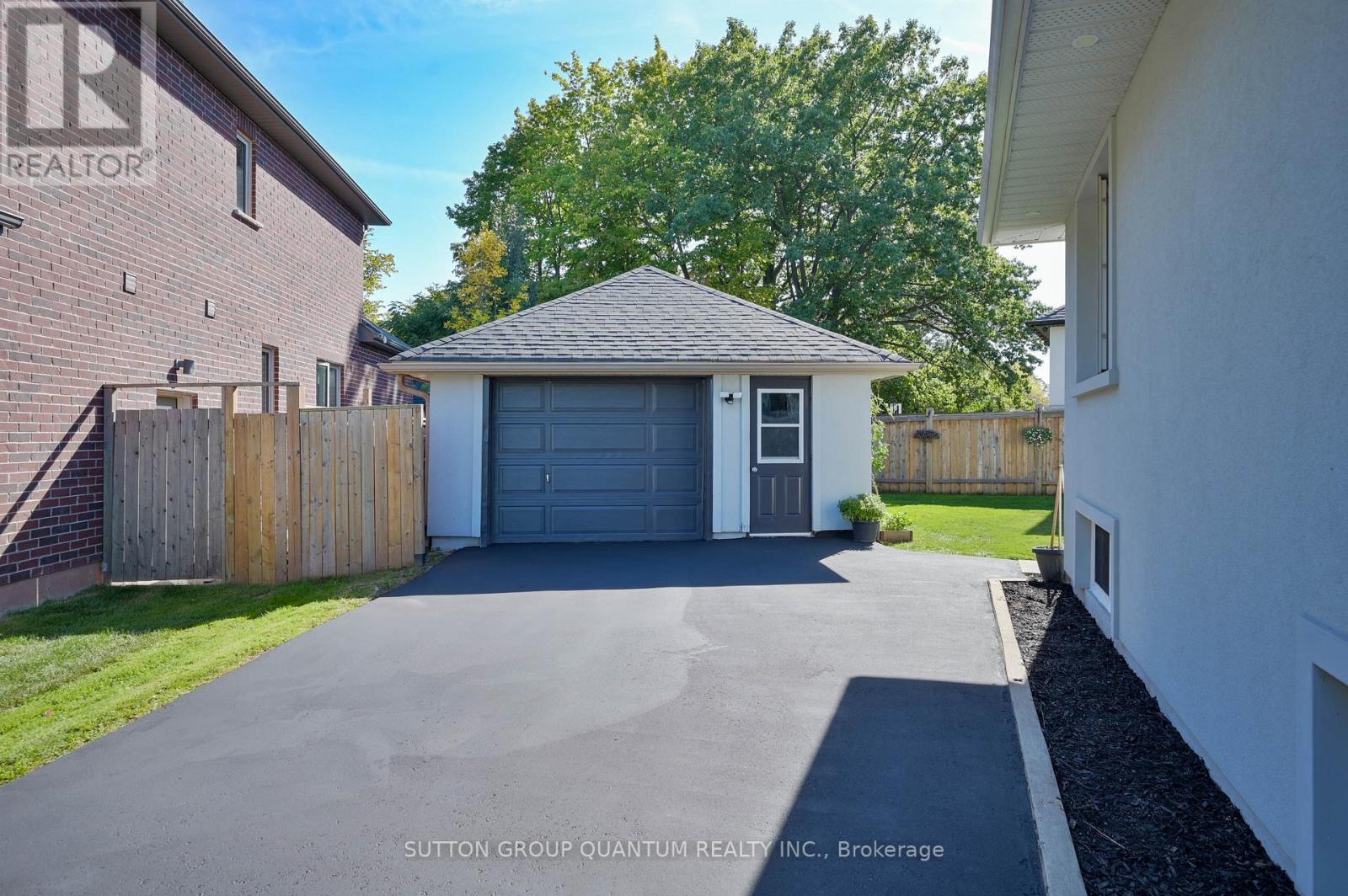 390 Wendall Place, Oakville, Ontario  L6K 2M1 - Photo 39 - W12417447