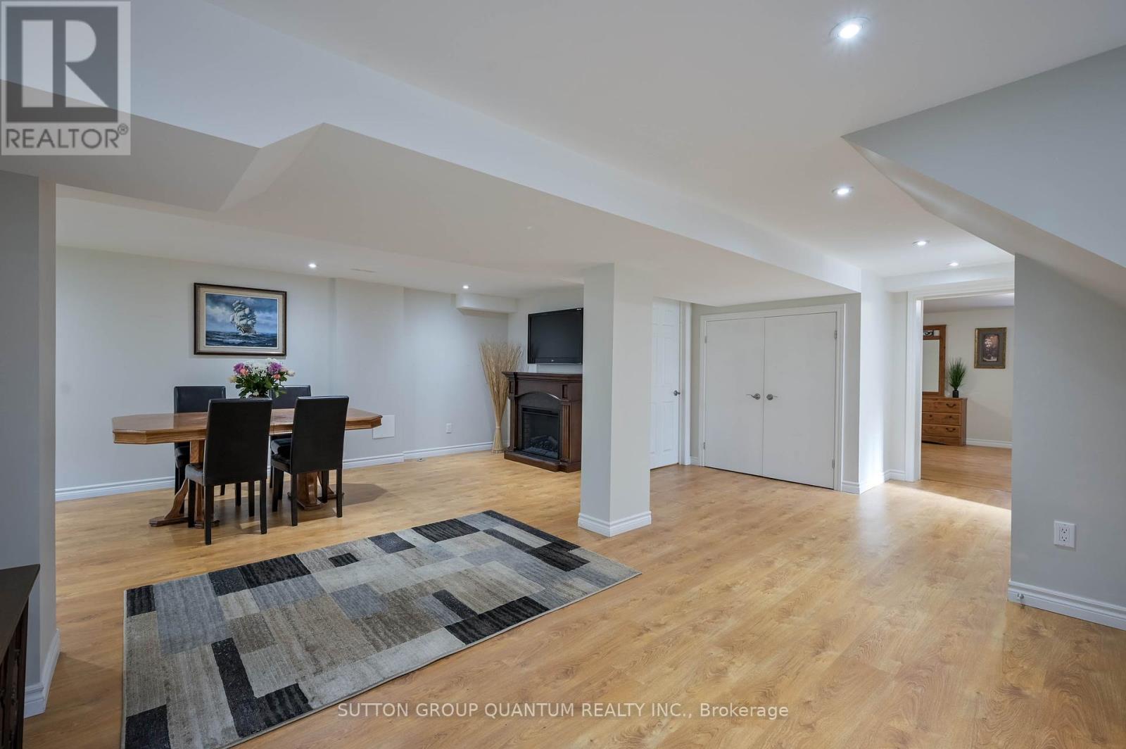 390 Wendall Place, Oakville, Ontario  L6K 2M1 - Photo 29 - W12417447