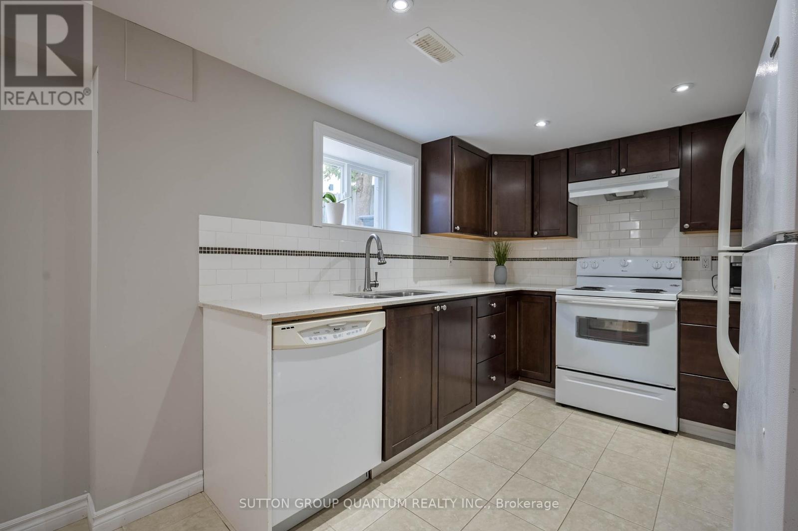 390 Wendall Place, Oakville, Ontario  L6K 2M1 - Photo 27 - W12417447