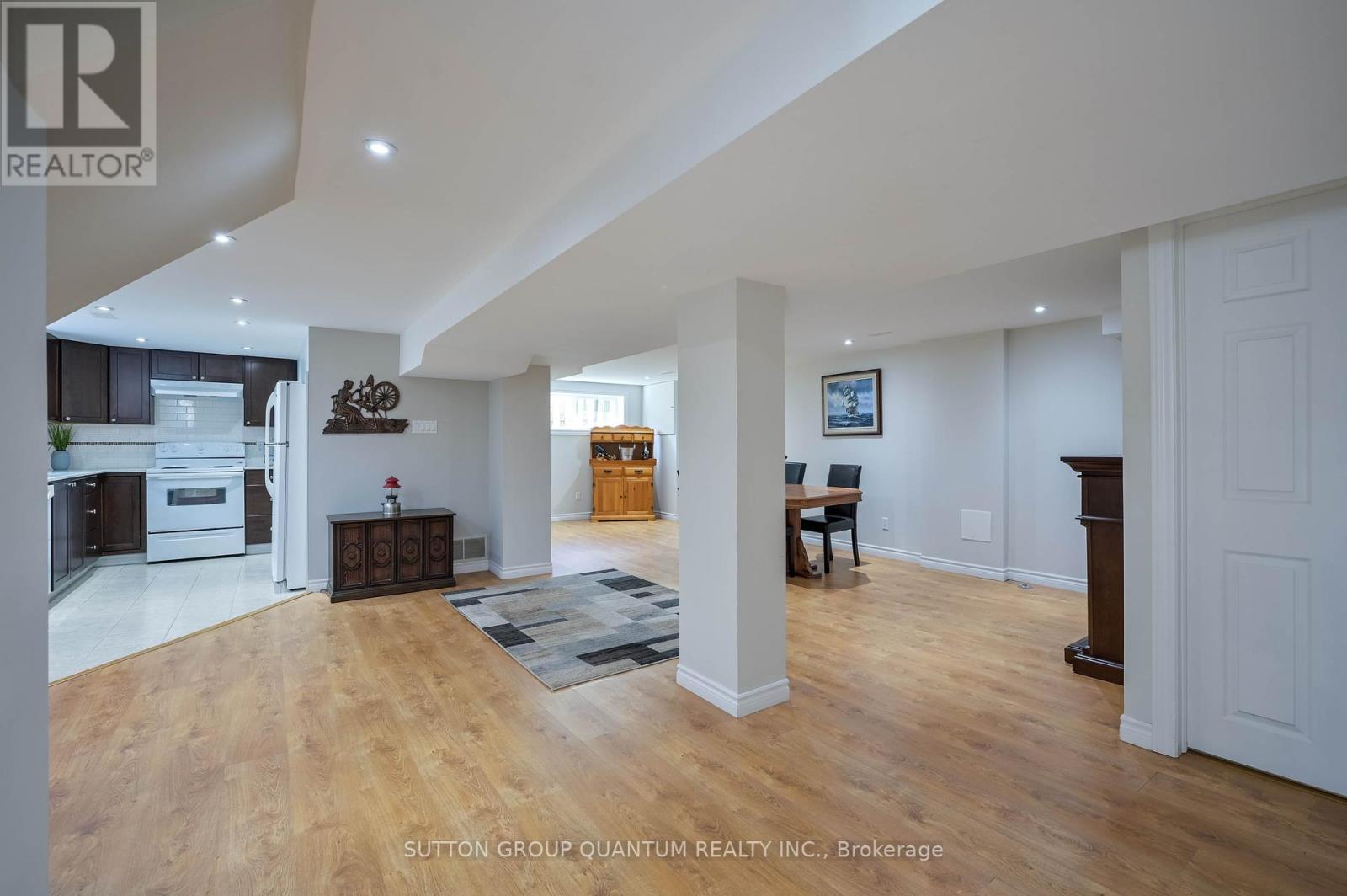 390 Wendall Place, Oakville, Ontario  L6K 2M1 - Photo 32 - W12417447