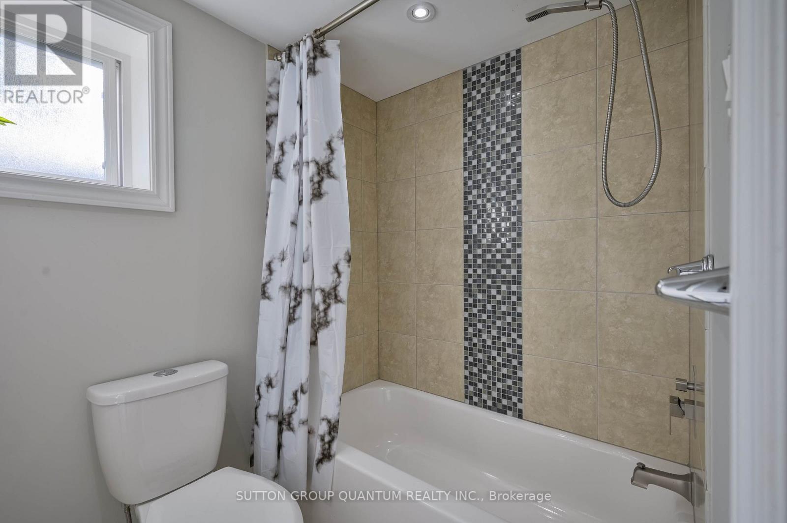 390 Wendall Place, Oakville, Ontario  L6K 2M1 - Photo 34 - W12417447