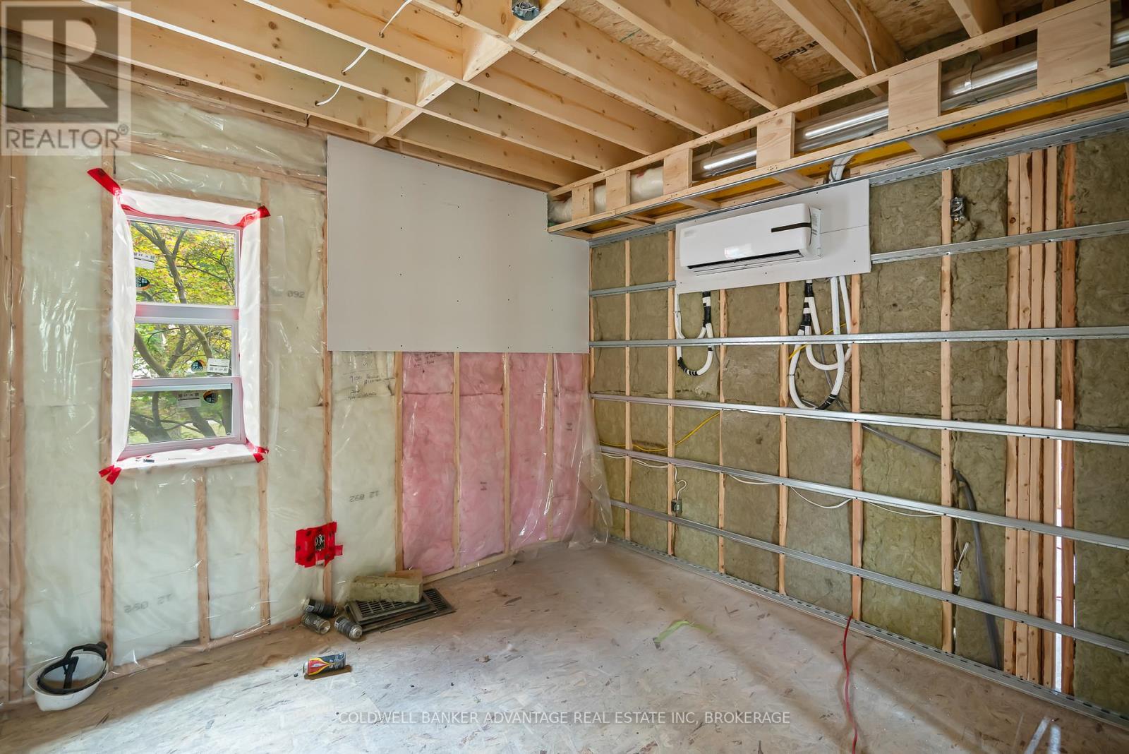 120 Thorold Road, Welland, Ontario  L3C 3V3 - Photo 13 - X12424423