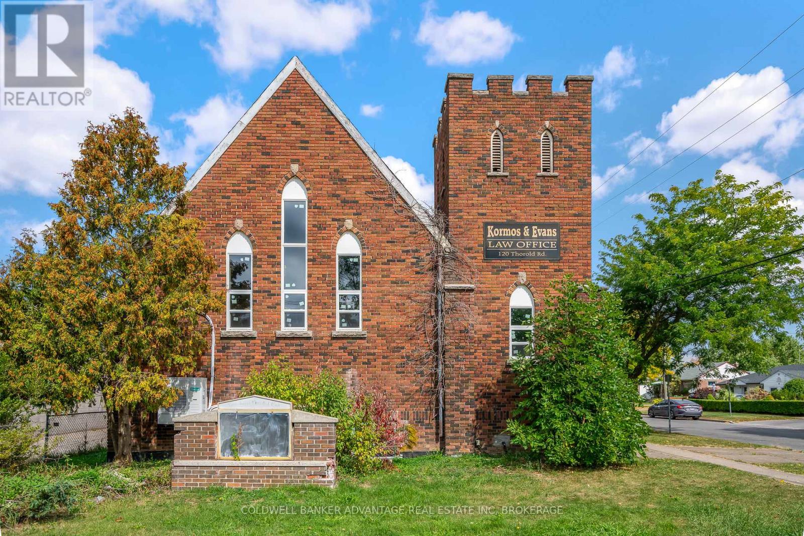 120 Thorold Road, Welland, Ontario  L3C 3V3 - Photo 2 - X12424423