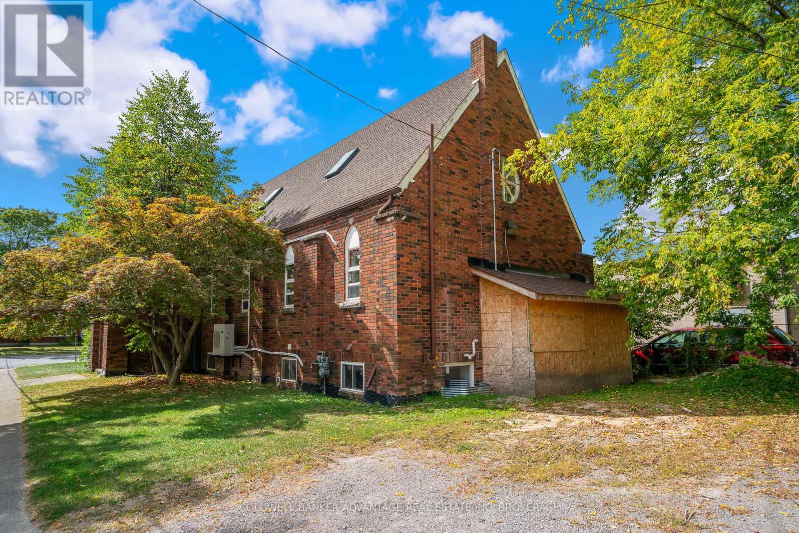 120 Thorold Road, Welland, Ontario  L3C 3V3 - Photo 27 - X12424423