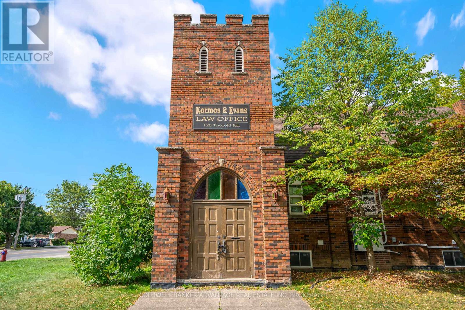 120 Thorold Road, Welland, Ontario  L3C 3V3 - Photo 4 - X12424423