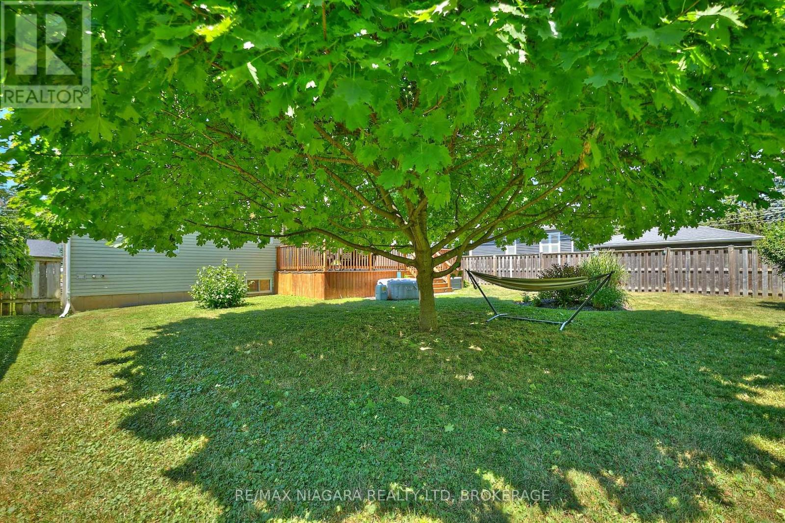 210 Gorham Road, Fort Erie, Ontario  L0S 1N0 - Photo 8 - X12424440