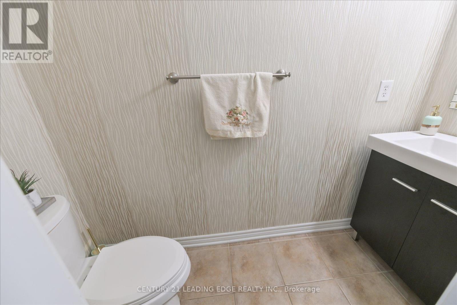 18 Kerr Lane, Aurora, Ontario  L4G 0E5 - Photo 15 - N12424319