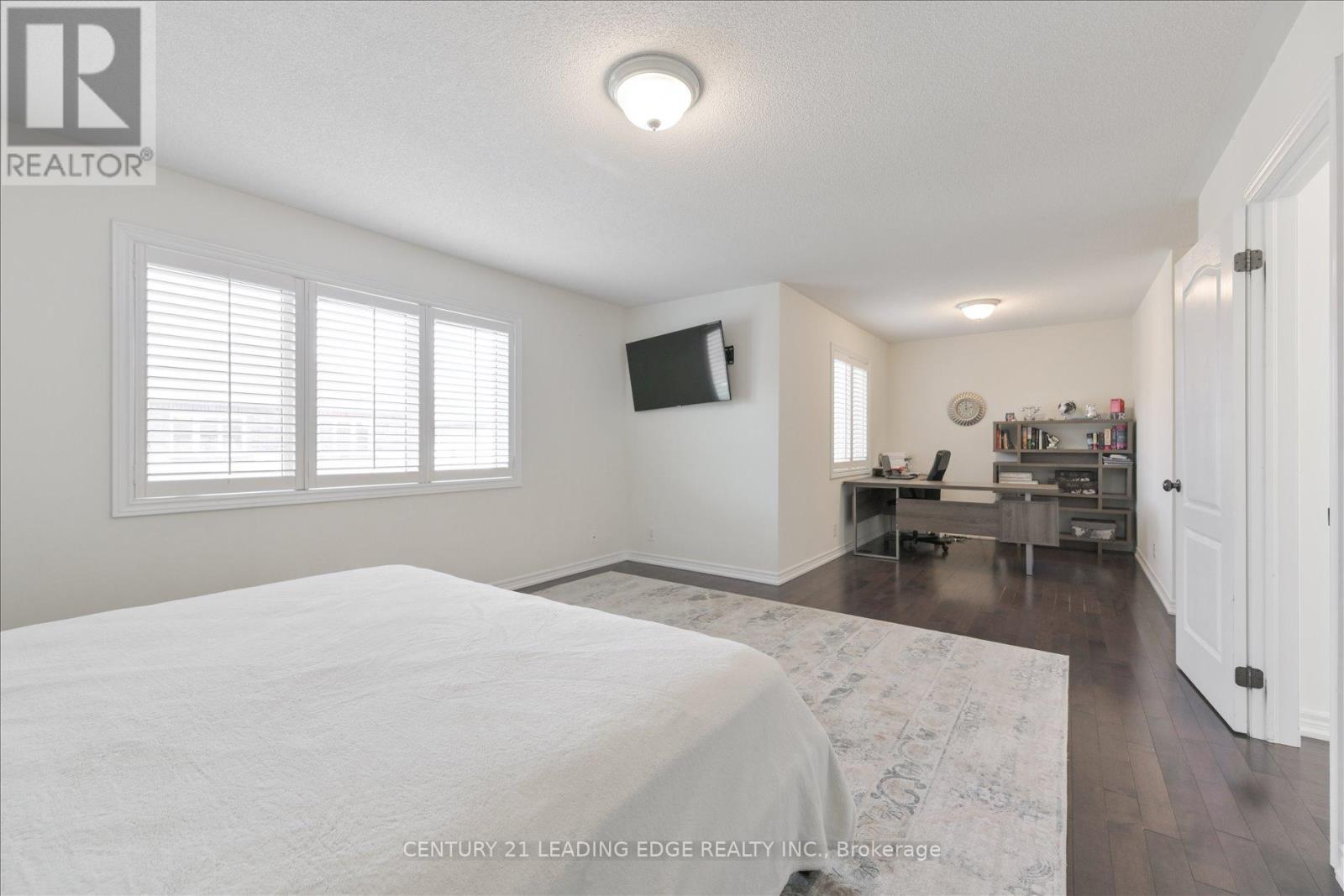 18 Kerr Lane, Aurora, Ontario  L4G 0E5 - Photo 20 - N12424319