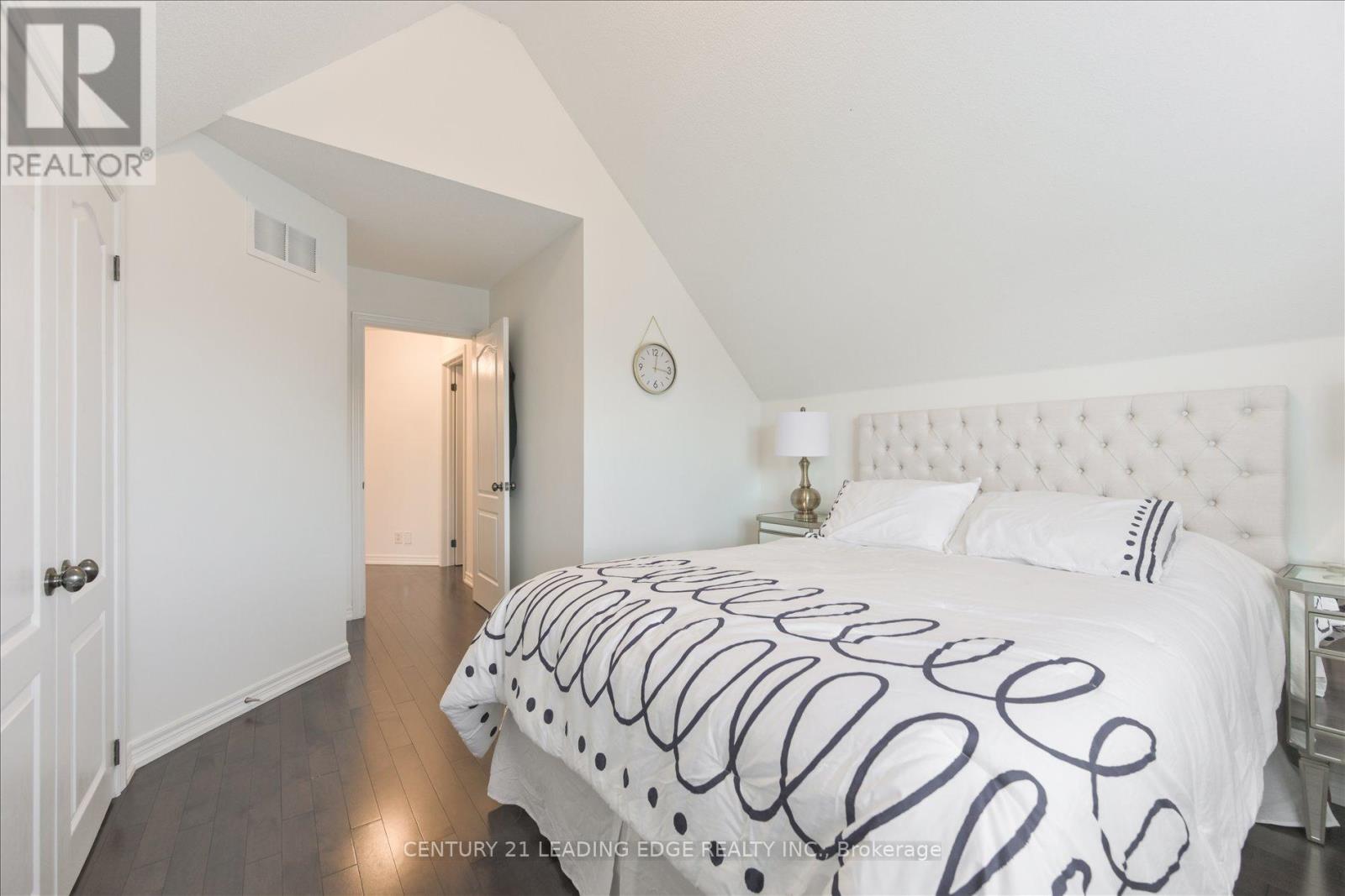 18 Kerr Lane, Aurora, Ontario  L4G 0E5 - Photo 27 - N12424319