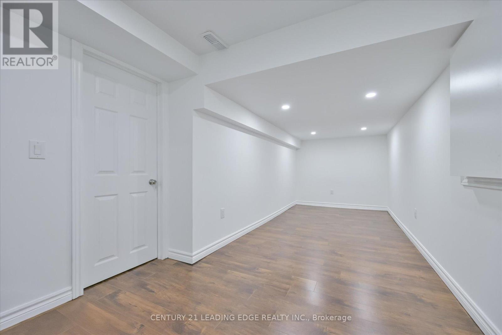 18 Kerr Lane, Aurora, Ontario  L4G 0E5 - Photo 31 - N12424319