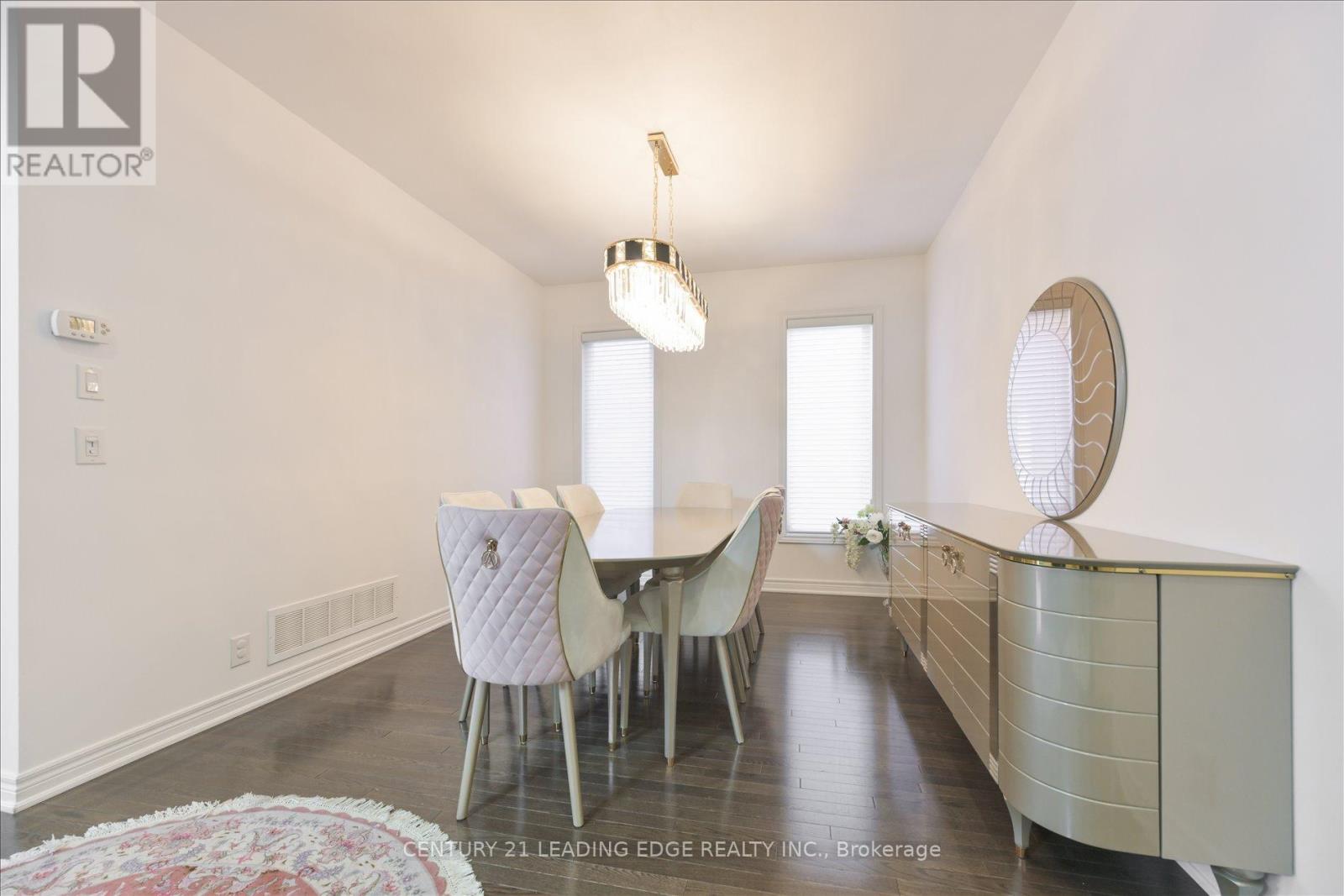 18 Kerr Lane, Aurora, Ontario  L4G 0E5 - Photo 8 - N12424319