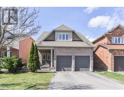 18 KERR LANE, Aurora, Ontario