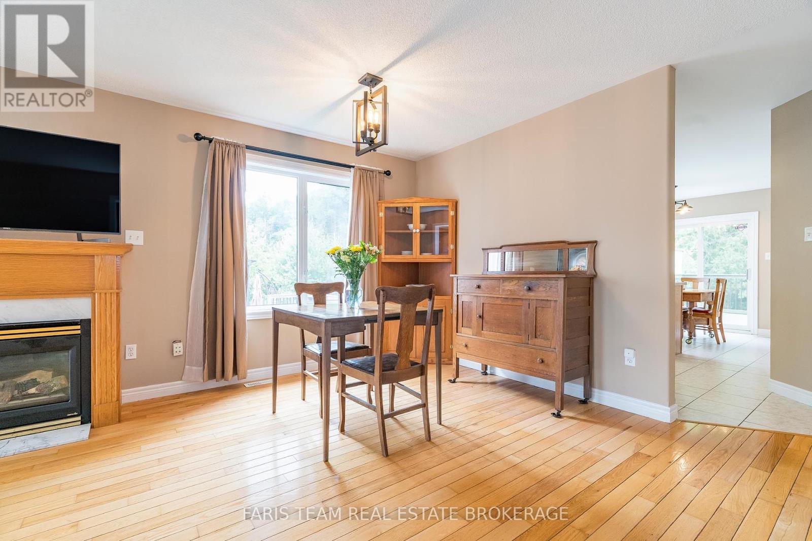 1006 Leslie Drive, Innisfil, Ontario  L9S 2B2 - Photo 13 - N12424326