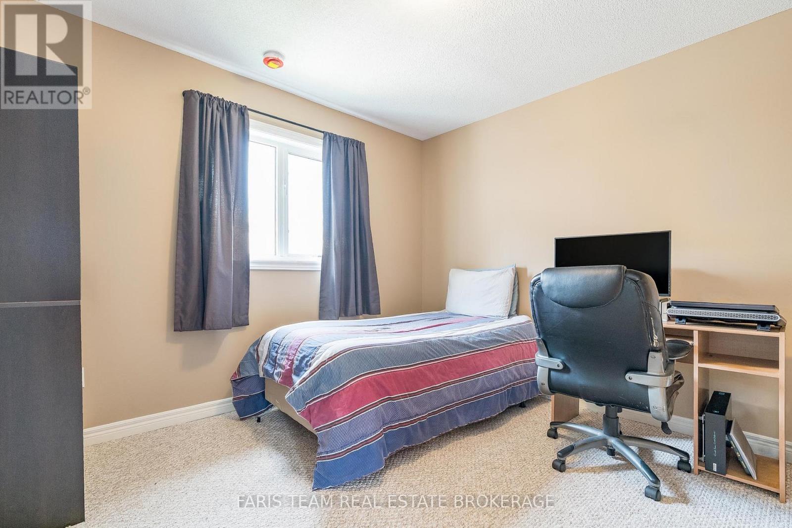 1006 Leslie Drive, Innisfil, Ontario  L9S 2B2 - Photo 19 - N12424326