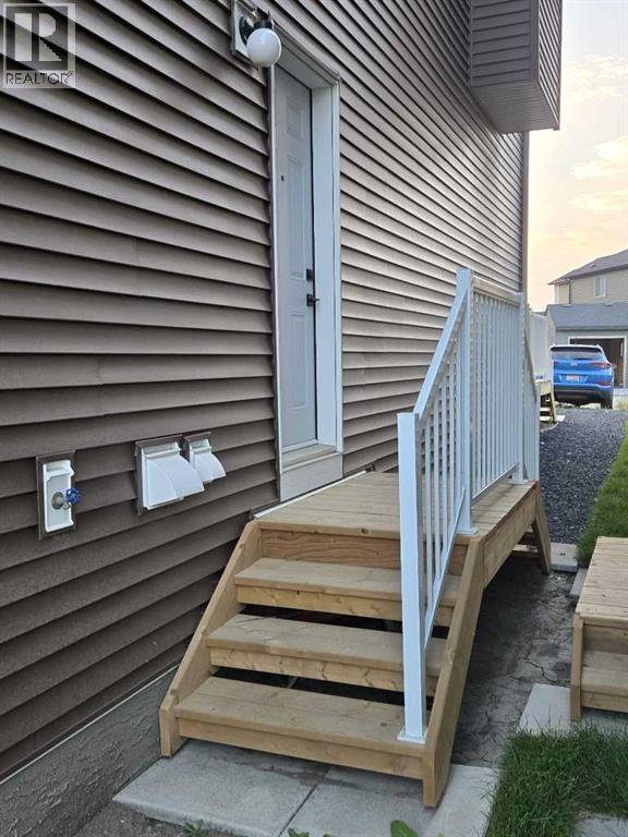 90 Aquila Drive Nw, Calgary, Alberta  T3R 2C4 - Photo 32 - A2198238