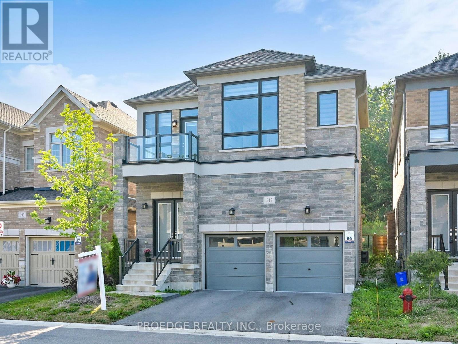 217 SUNSET VISTA COURT, Aurora, Ontario