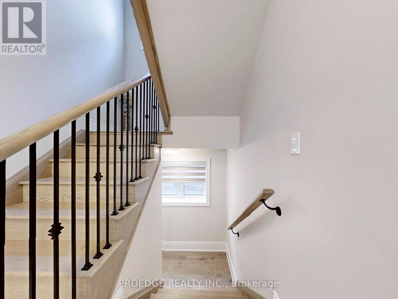 217 Sunset Vista Court, Aurora, Ontario  L4G 3Y1 - Photo 15 - N12424353