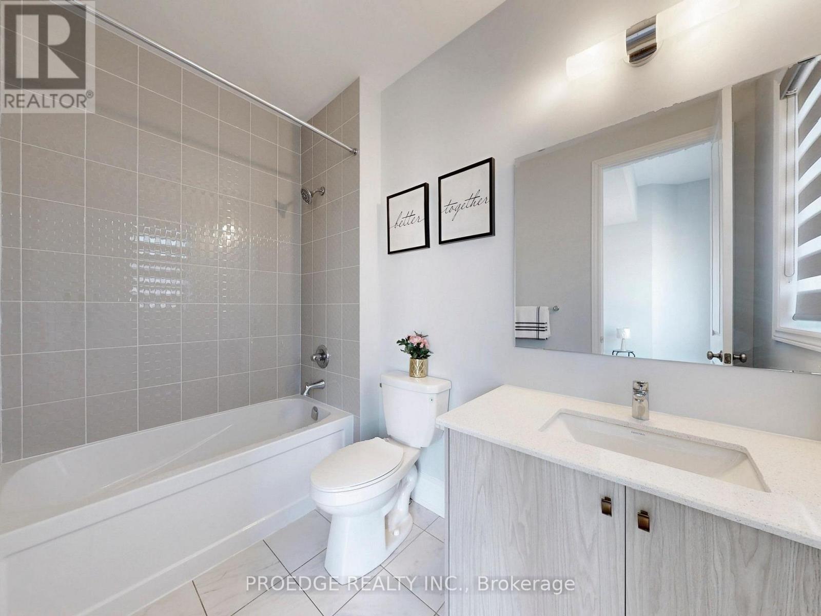 217 Sunset Vista Court, Aurora, Ontario  L4G 3Y1 - Photo 18 - N12424353