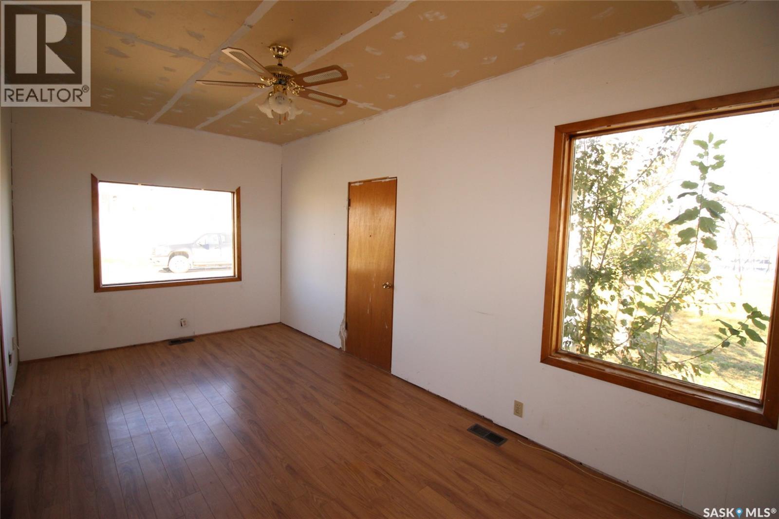 330 2nd Avenue W, Shaunavon, Saskatchewan  S0N 2M0 - Photo 10 - SK019164