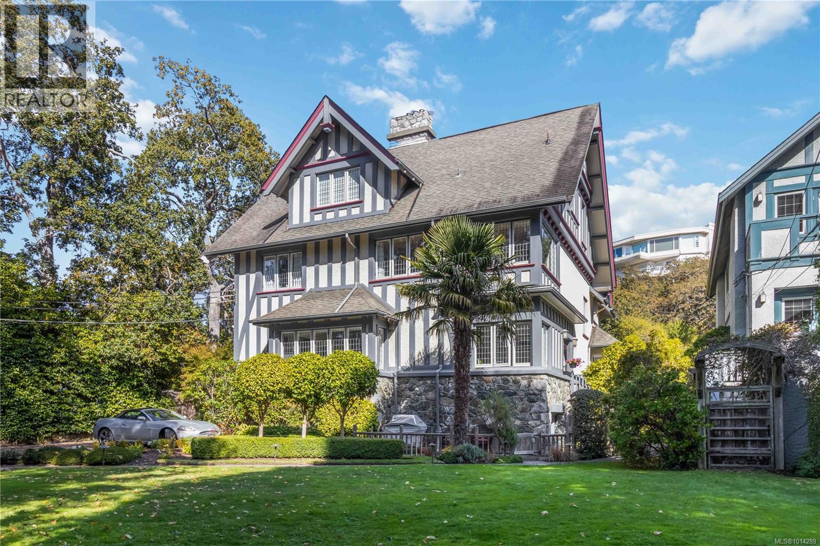 F 349 Foul Bay Rd, Victoria, British Columbia