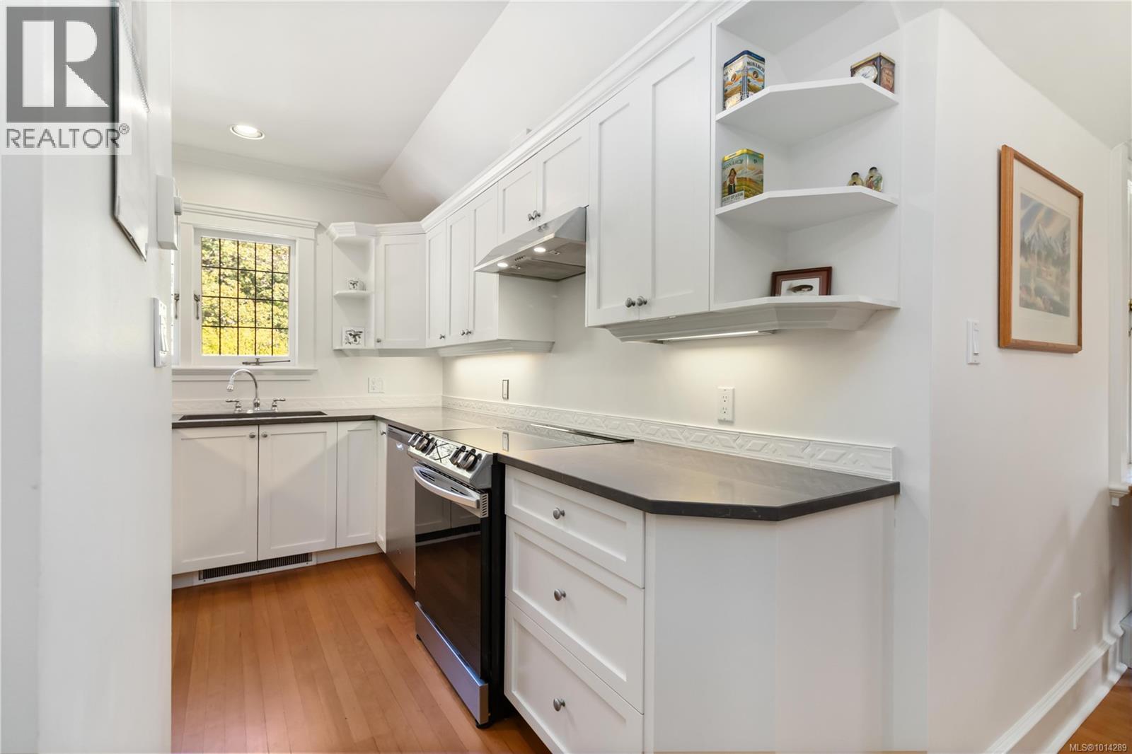 F 349 Foul Bay Rd, Victoria, British Columbia V8S 4G6 - Photo 11 - 1014289