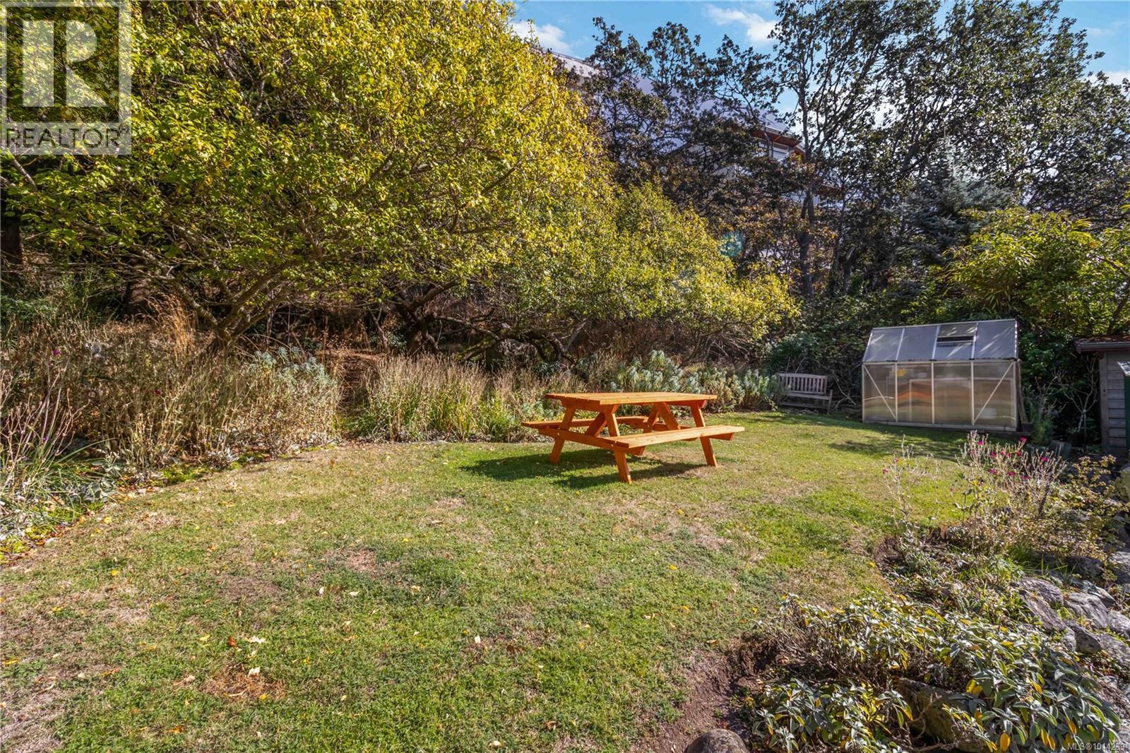 F 349 Foul Bay Rd, Victoria, British Columbia V8S 4G6 - Photo 21 - 1014289