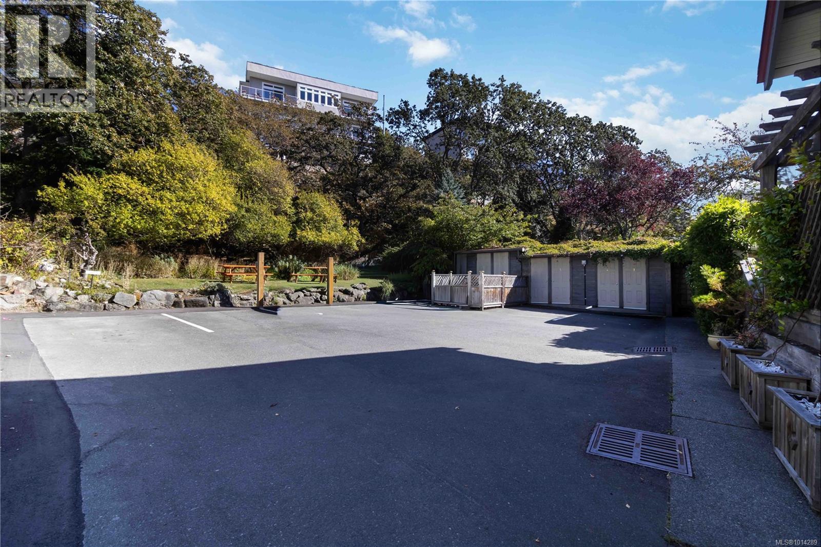 F 349 Foul Bay Rd, Victoria, British Columbia V8S 4G6 - Photo 32 - 1014289