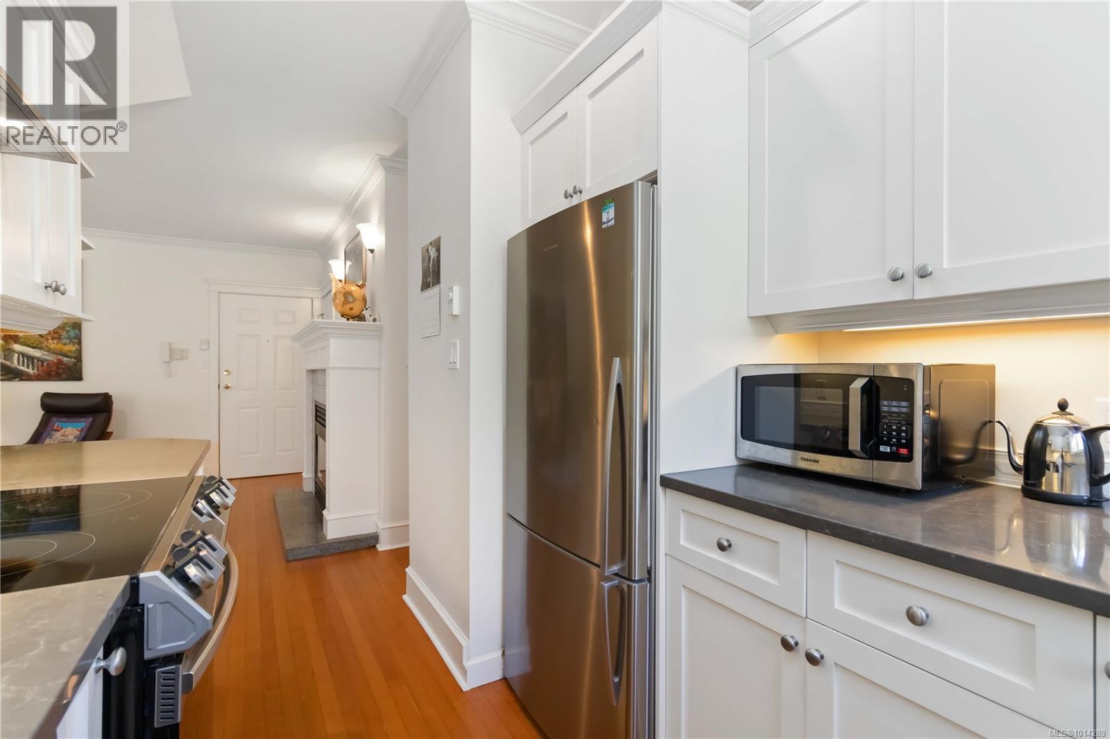 F 349 Foul Bay Rd, Victoria, British Columbia V8S 4G6 - Photo 12 - 1014289