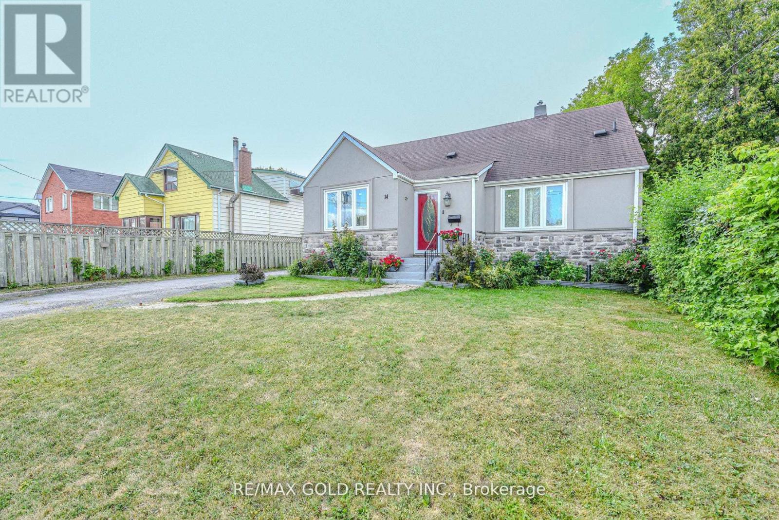 14 Burlington Street, Mississauga (Malton), Ontario  L4T 1B7 - Photo 1 - W12424288
