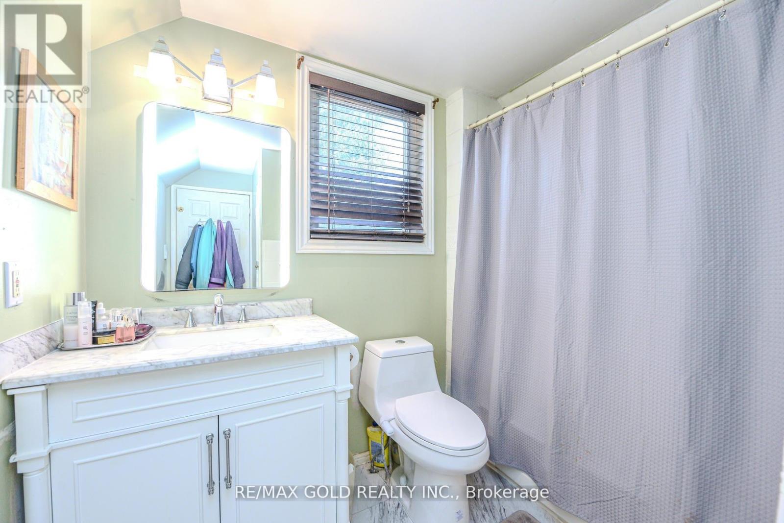 14 Burlington Street, Mississauga (Malton), Ontario  L4T 1B7 - Photo 25 - W12424288