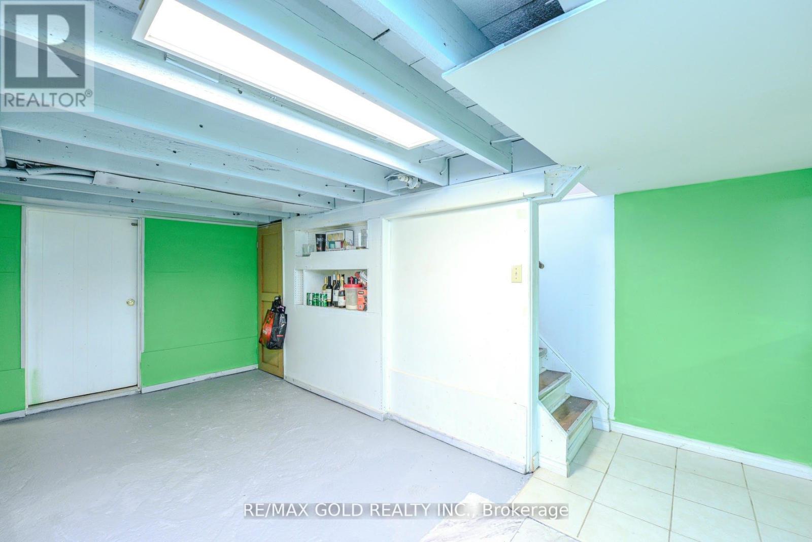 14 Burlington Street, Mississauga (Malton), Ontario  L4T 1B7 - Photo 27 - W12424288