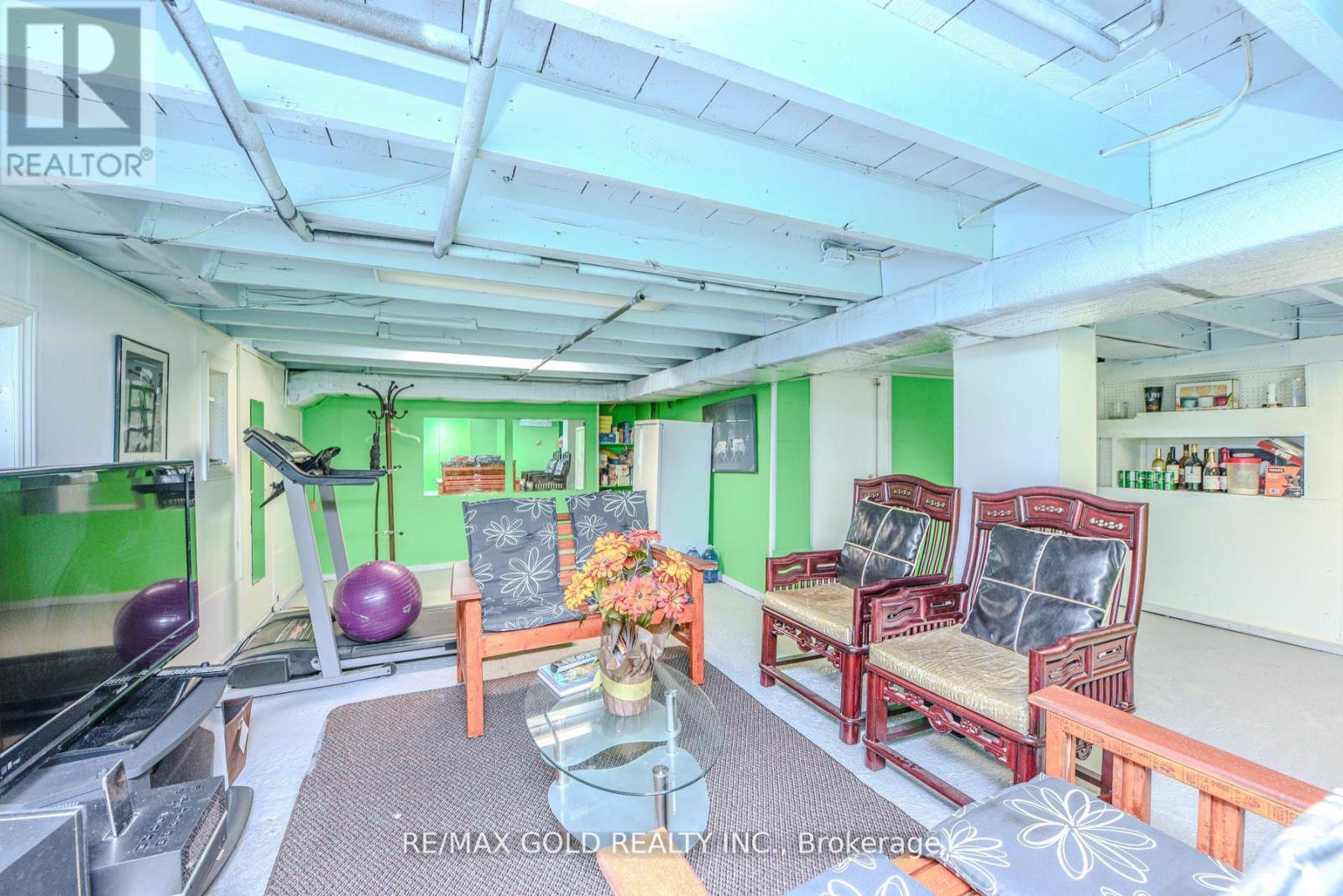 14 Burlington Street, Mississauga (Malton), Ontario  L4T 1B7 - Photo 30 - W12424288