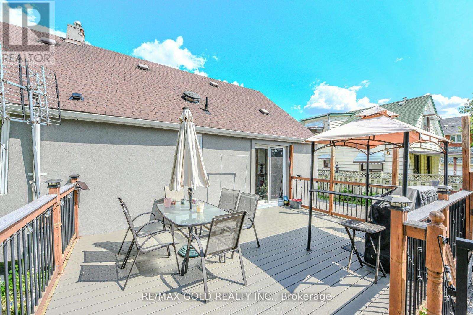 14 Burlington Street, Mississauga (Malton), Ontario  L4T 1B7 - Photo 34 - W12424288
