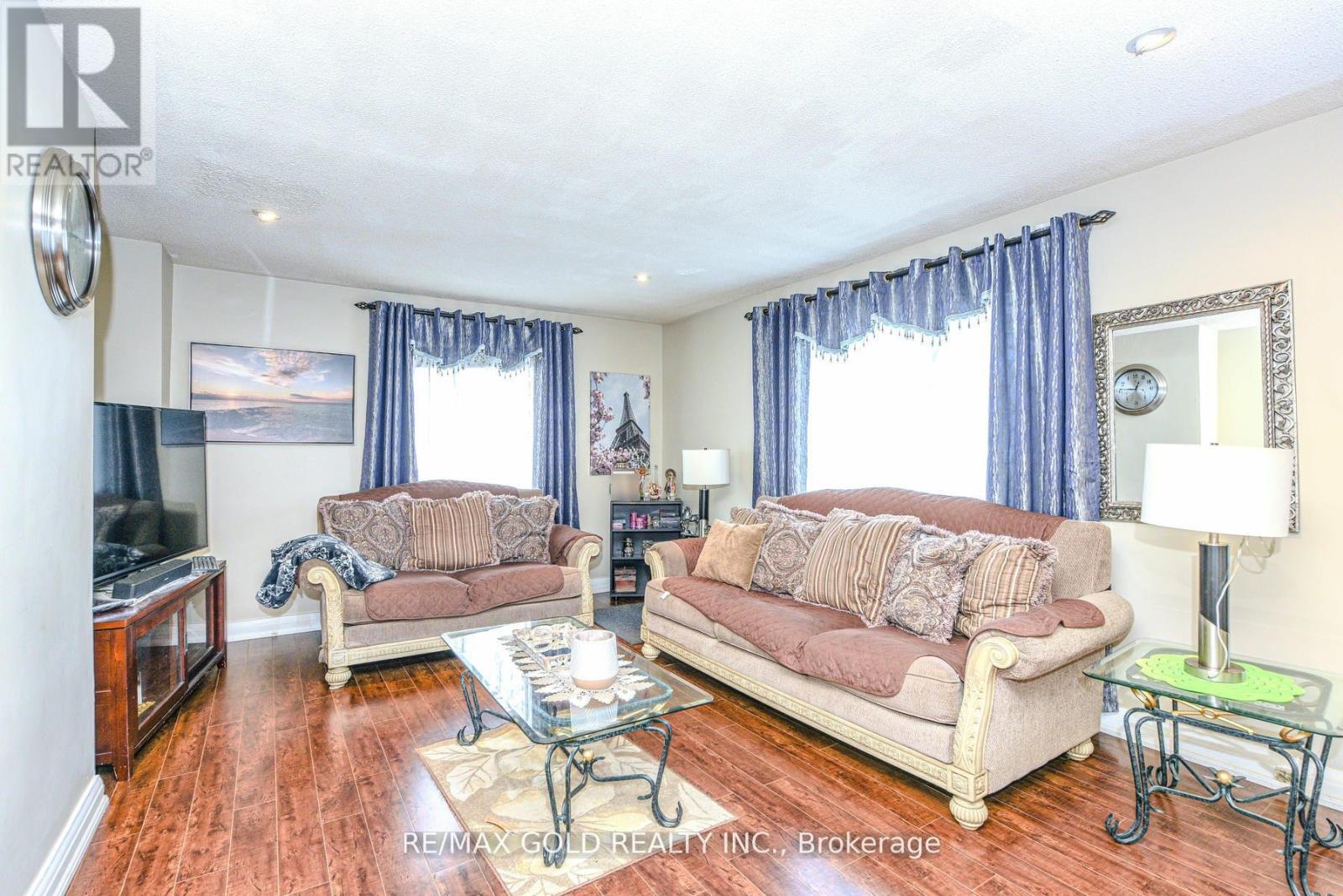 14 Burlington Street, Mississauga (Malton), Ontario  L4T 1B7 - Photo 7 - W12424288