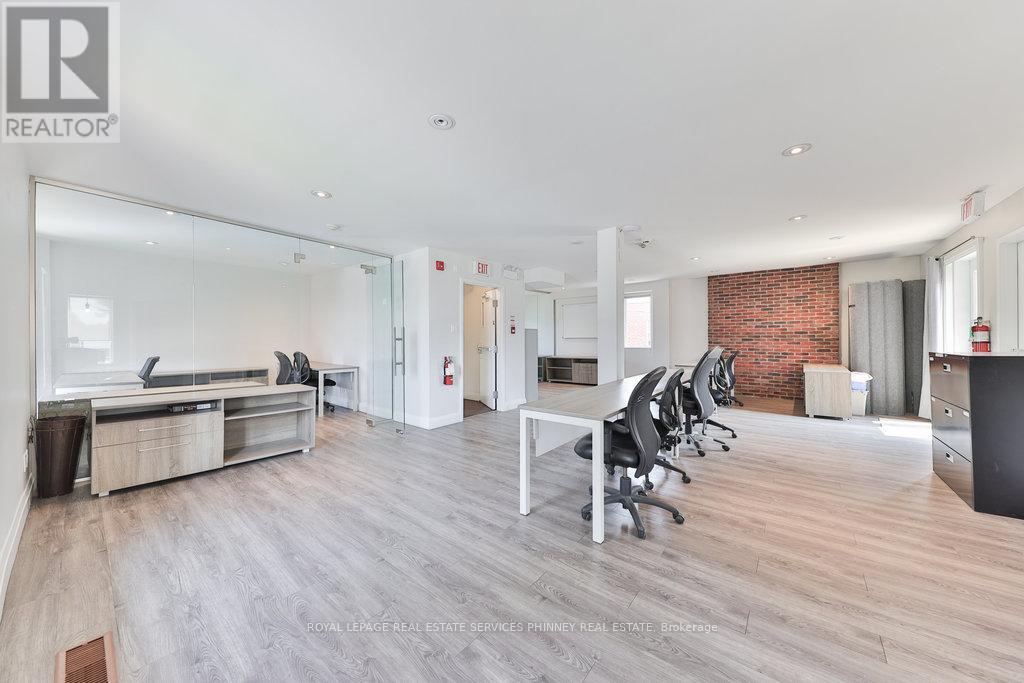 15 Mississauga Road S, Mississauga, Ontario  L5H 2H5 - Photo 16 - W12424294