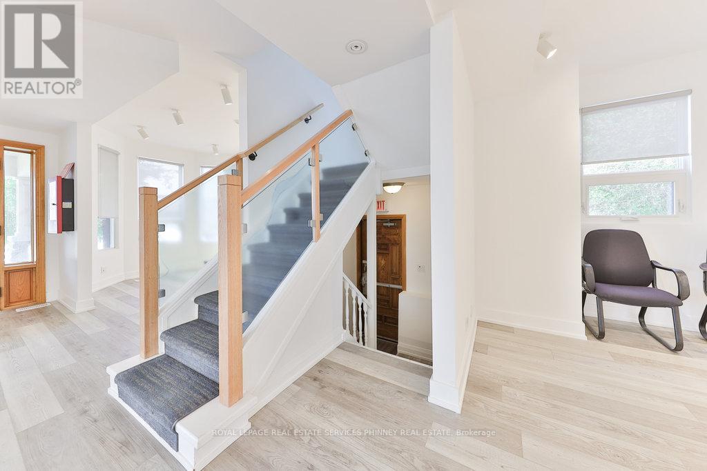 15 Mississauga Road S, Mississauga, Ontario  L5H 2H5 - Photo 27 - W12424294