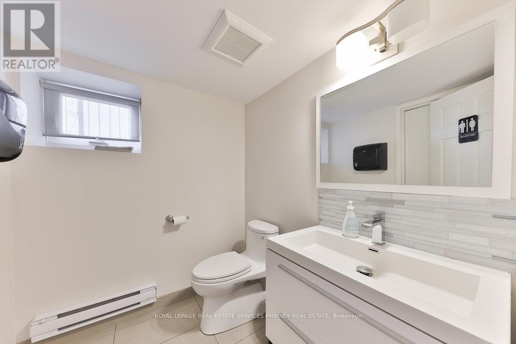 15 Mississauga Road S, Mississauga, Ontario  L5H 2H5 - Photo 30 - W12424294