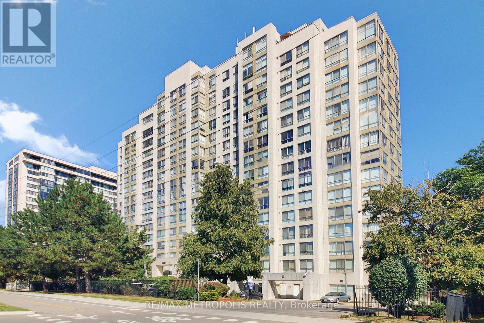 606 - 2901 Kipling Avenue, Toronto, Ontario  M9V 5E5 - Photo 4 - W12424298
