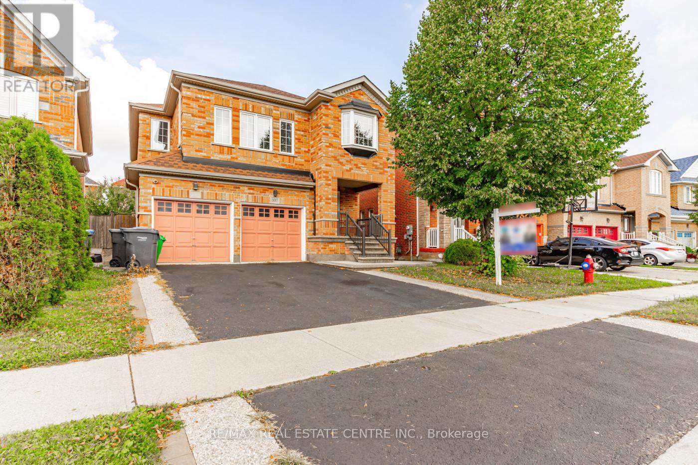 107 CROWN VICTORIA DRIVE, Brampton, Ontario