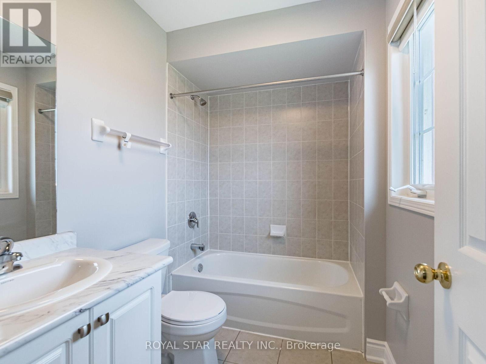 275 Checkerberry Crescent, Brampton, Ontario  L6R 2W7 - Photo 34 - W12424349