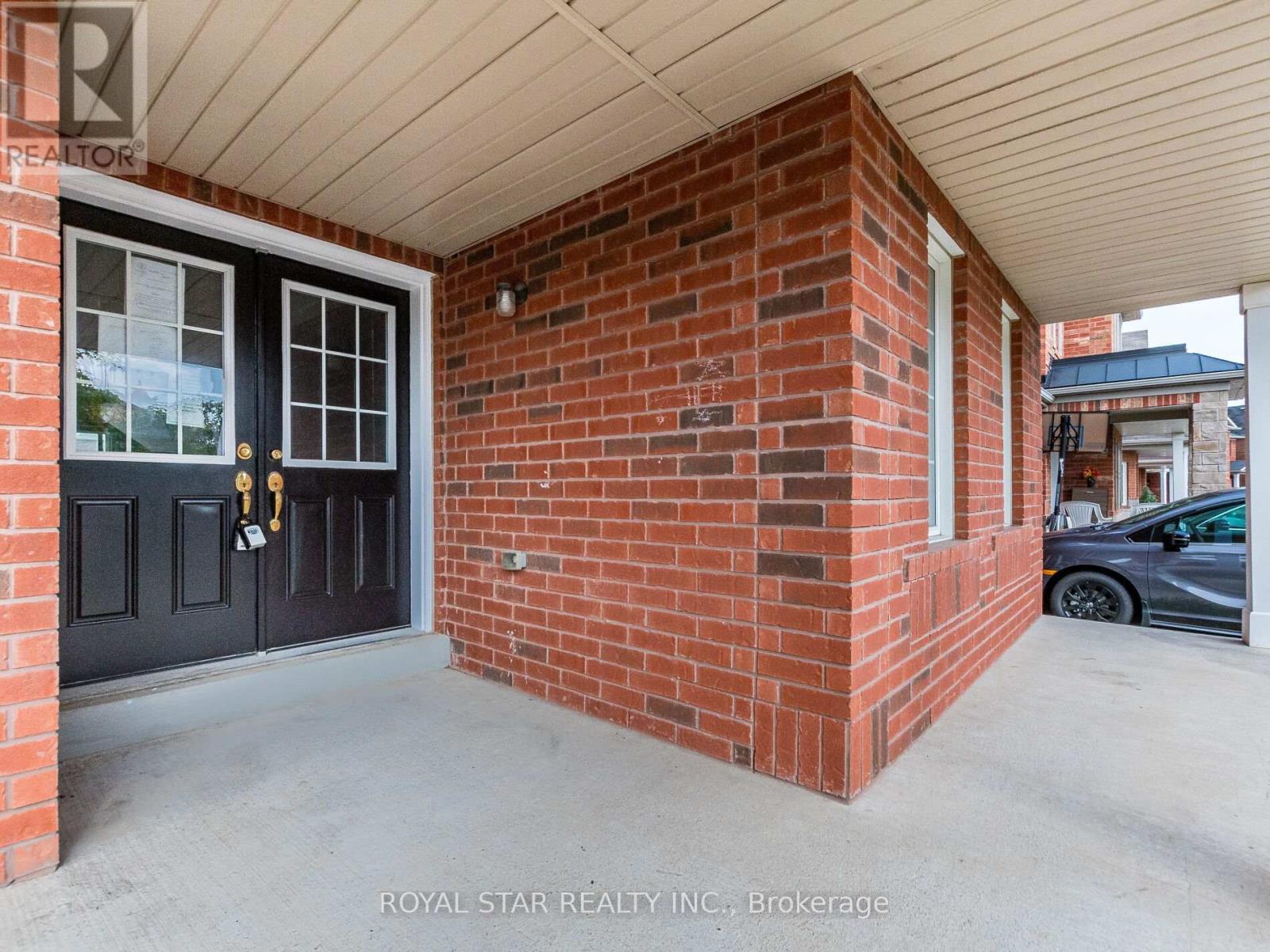 275 Checkerberry Crescent, Brampton, Ontario  L6R 2W7 - Photo 4 - W12424349