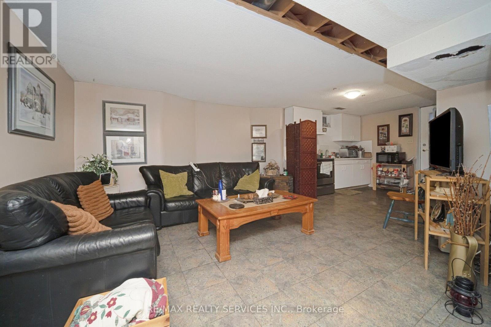 74 Leeward Drive N, Brampton (Westgate), Ontario  L6S 5V8 - Photo 42 - W12424359