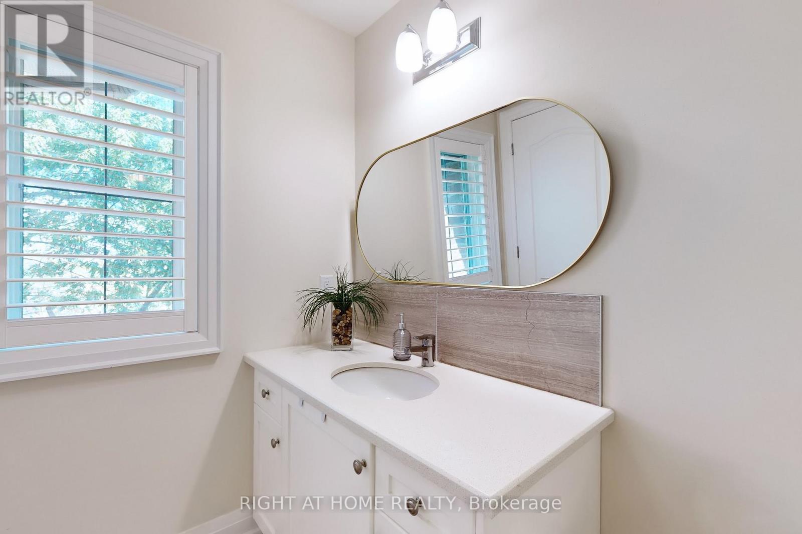2003 Deerview Common, Oakville (Bc Bronte Creek), Ontario  L6M 0Y2 - Photo 20 - W12424362