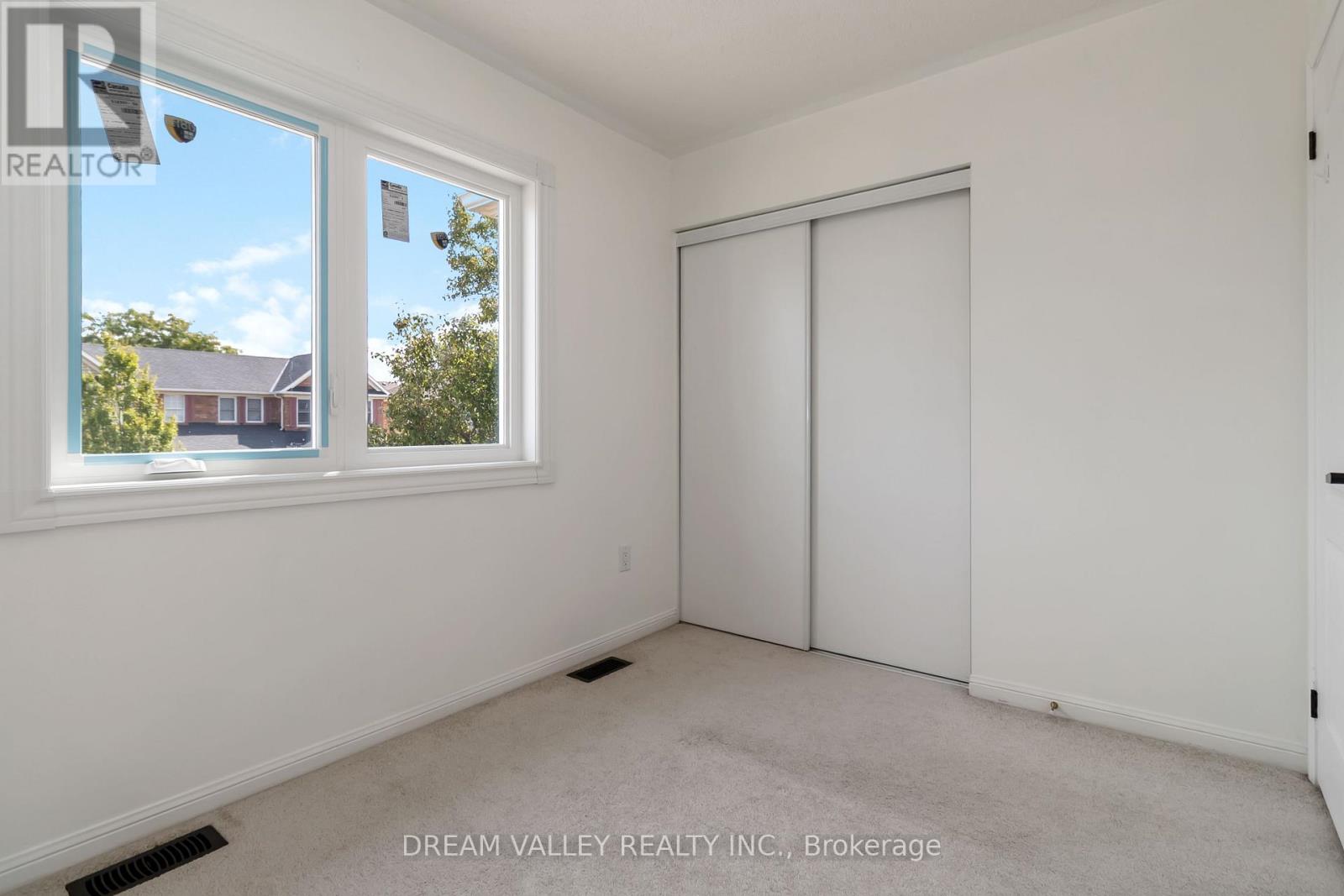 1517 Evans Terrace, Milton, Ontario  L9T 5J5 - Photo 21 - W12424366