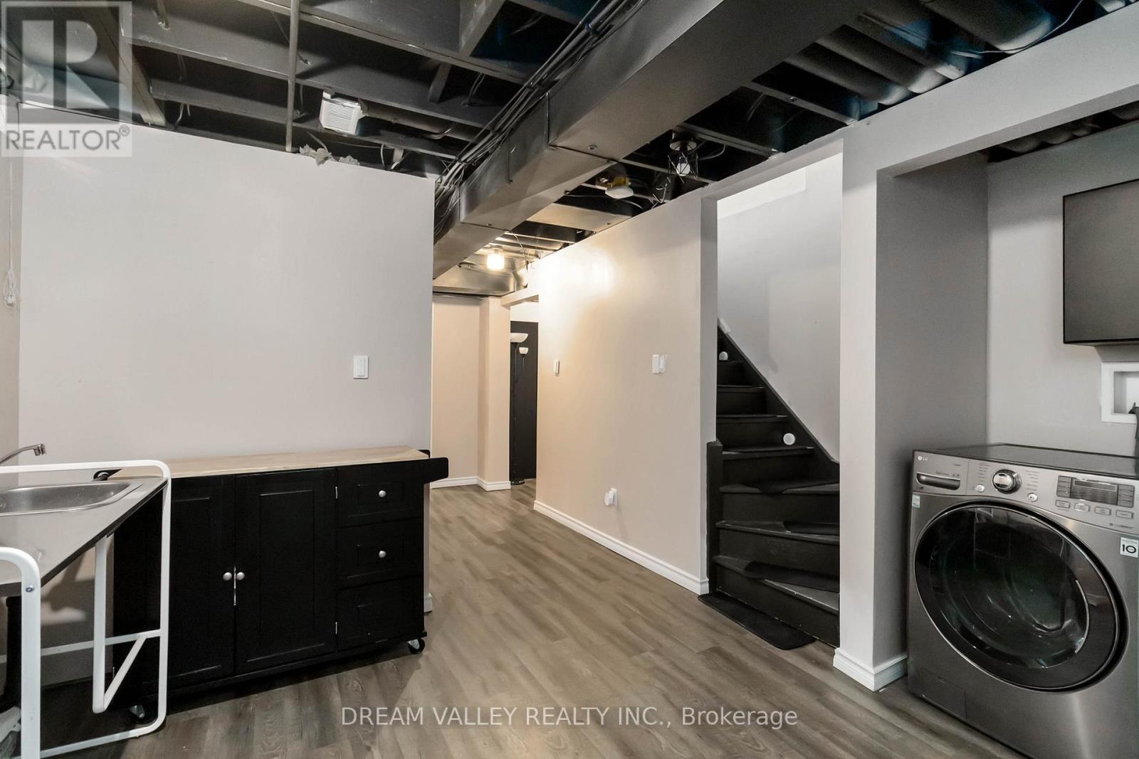 1517 Evans Terrace, Milton, Ontario  L9T 5J5 - Photo 24 - W12424366