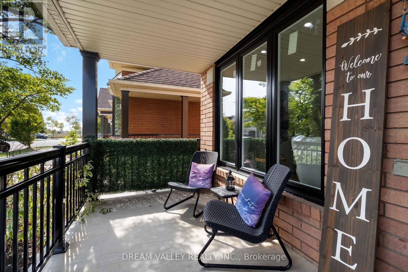 1517 Evans Terrace, Milton, Ontario  L9T 5J5 - Photo 3 - W12424366